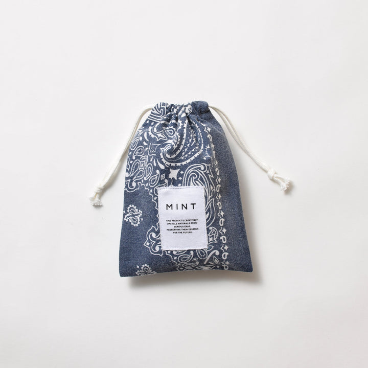 ヴィンテージバンダナ 巾着ポーチ Sサイズ（ネイビー） / MINT Upcycled