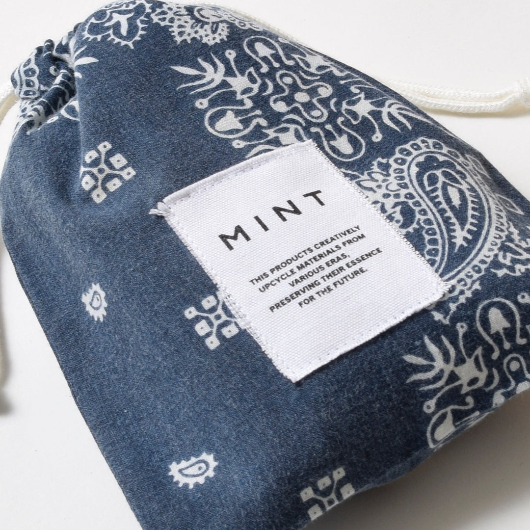 ヴィンテージバンダナ 巾着ポーチ Sサイズ（ネイビー） / MINT Upcycled