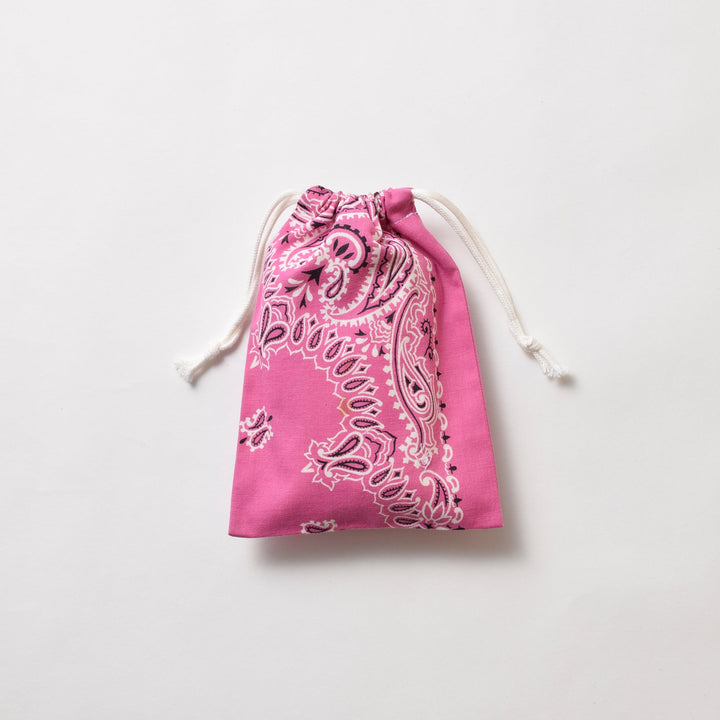 ヴィンテージバンダナ 巾着ポーチ Sサイズ（ピンク） / MINT Upcycled