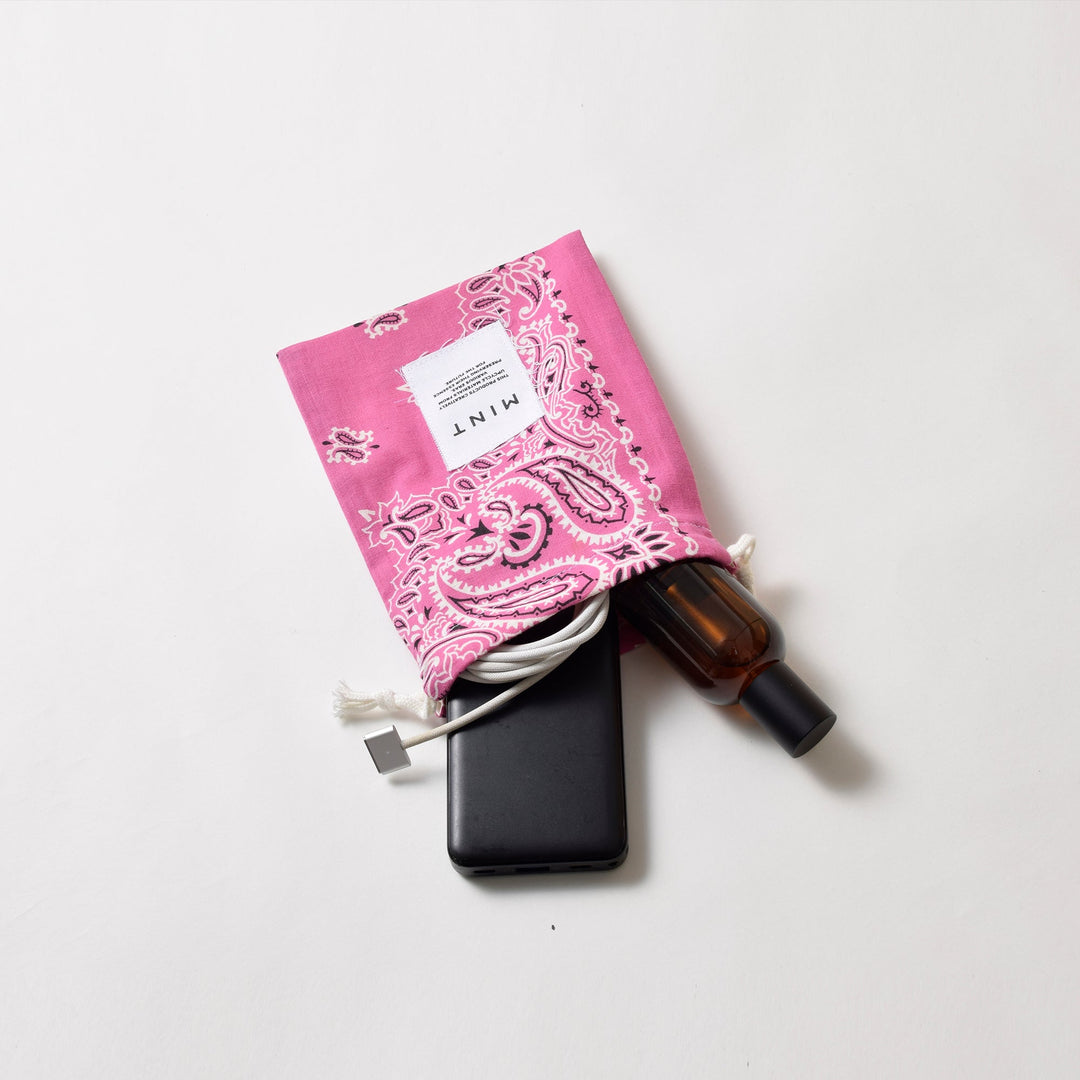 ヴィンテージバンダナ 巾着ポーチ Sサイズ（ピンク） / MINT Upcycled