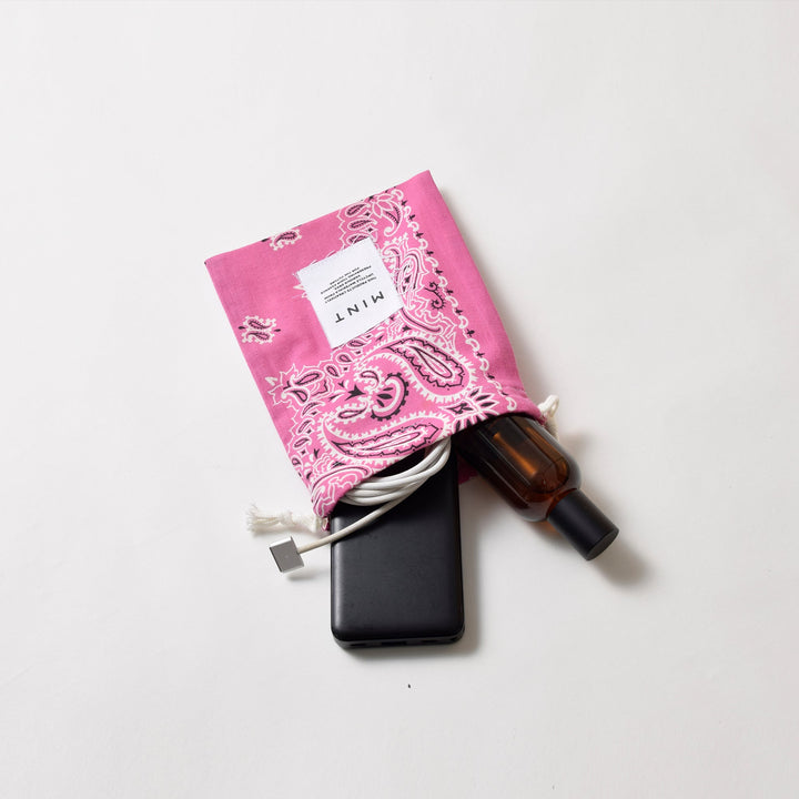 ヴィンテージバンダナ 巾着ポーチ Sサイズ（ピンク） / MINT Upcycled