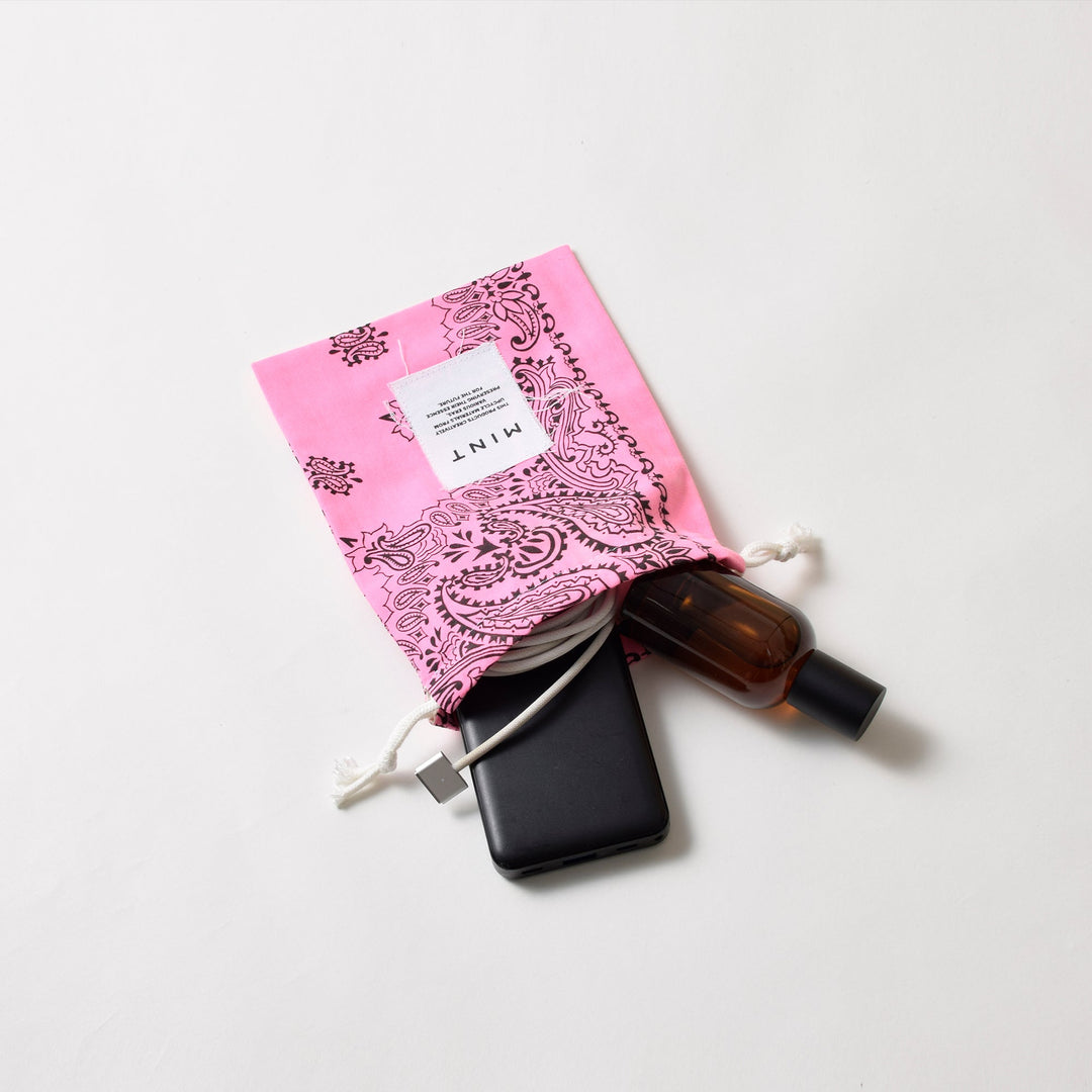 ヴィンテージバンダナ 巾着ポーチ Sサイズ（ピンク） / MINT Upcycled