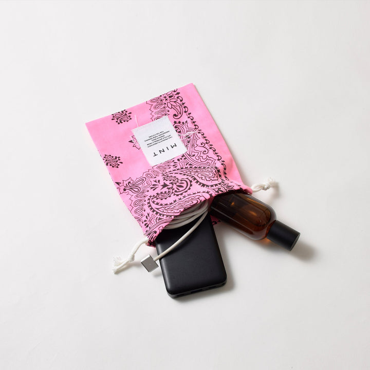 ヴィンテージバンダナ 巾着ポーチ Sサイズ（ピンク） / MINT Upcycled