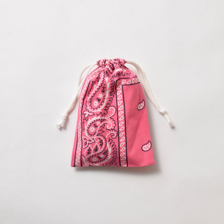 ヴィンテージバンダナ 巾着ポーチ Sサイズ（ピンク） / MINT Upcycled