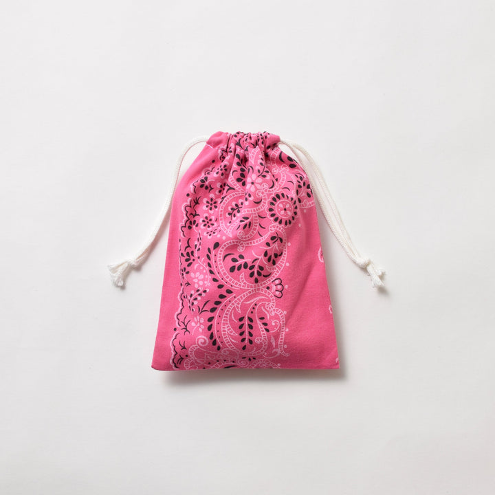 ヴィンテージバンダナ 巾着ポーチ Sサイズ（ピンク） / MINT Upcycled