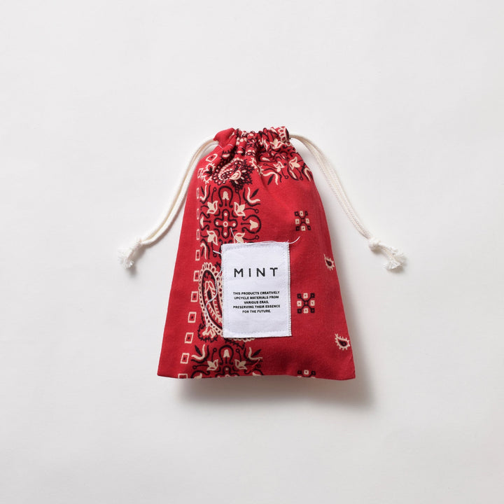 ヴィンテージバンダナ 巾着ポーチ Sサイズ（赤） / MINT Upcycled