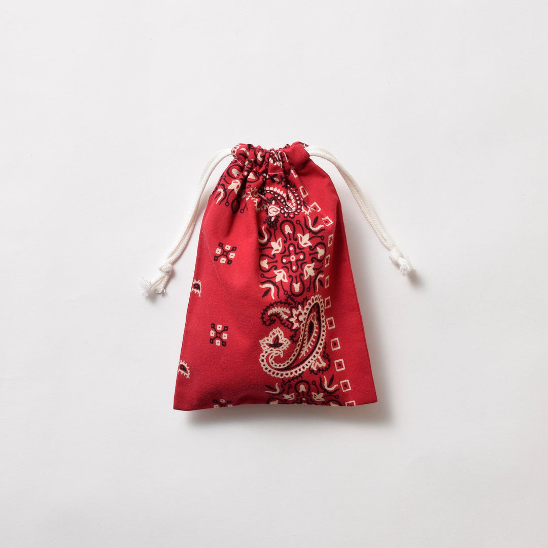 ヴィンテージバンダナ 巾着ポーチ Sサイズ（赤） / MINT Upcycled