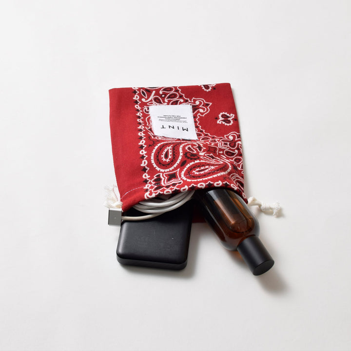 ヴィンテージバンダナ 巾着ポーチ Sサイズ（赤） / MINT Upcycled