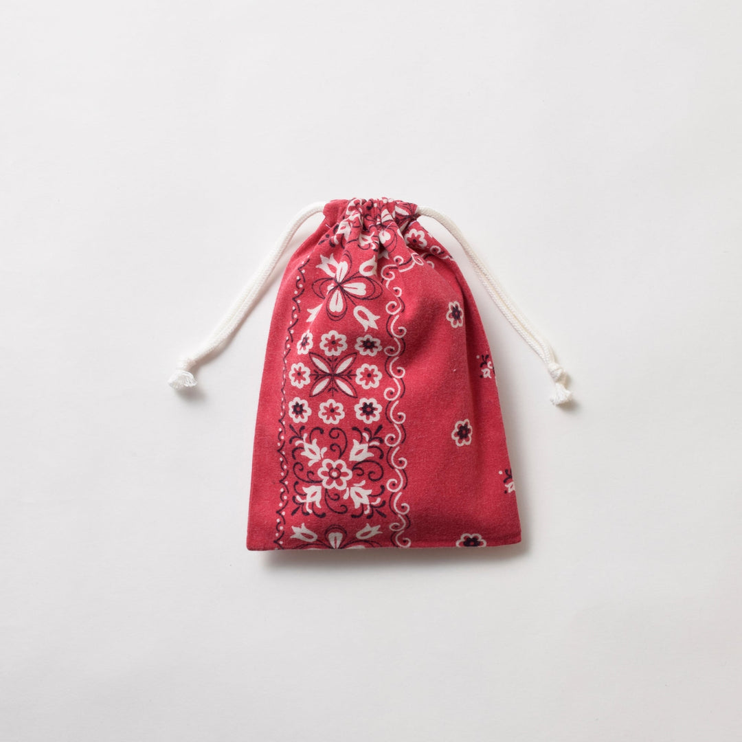 ヴィンテージバンダナ 巾着ポーチ Sサイズ（赤） / MINT Upcycled
