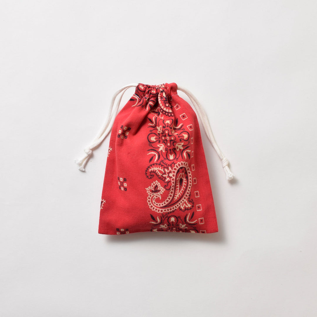 ヴィンテージバンダナ 巾着ポーチ Sサイズ（赤） / MINT Upcycled