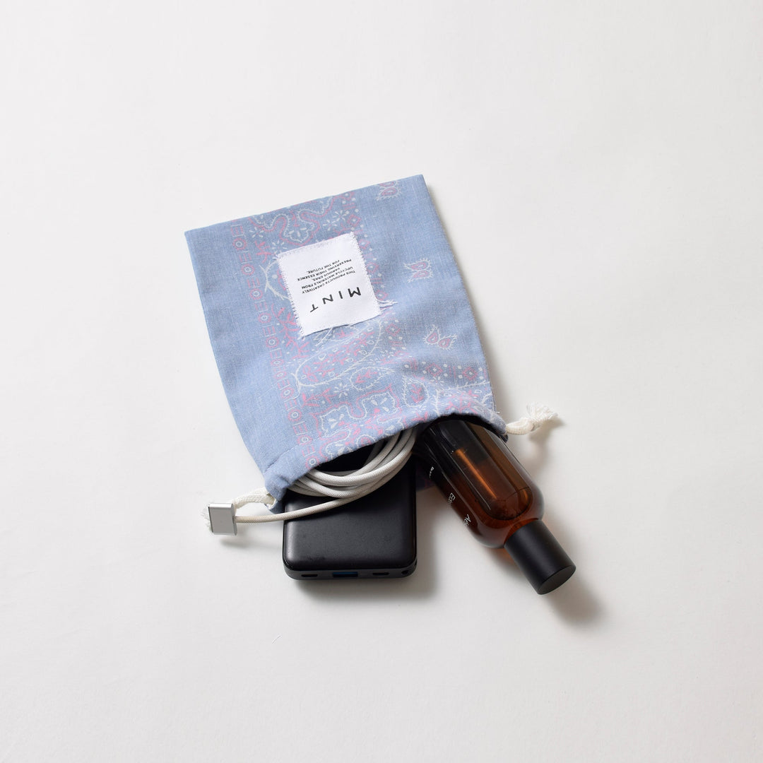 ヴィンテージバンダナ 巾着ポーチ Sサイズ（水色） / MINT Upcycled