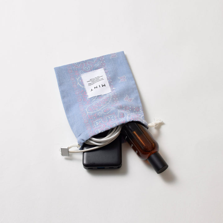 ヴィンテージバンダナ 巾着ポーチ Sサイズ（水色） / MINT Upcycled