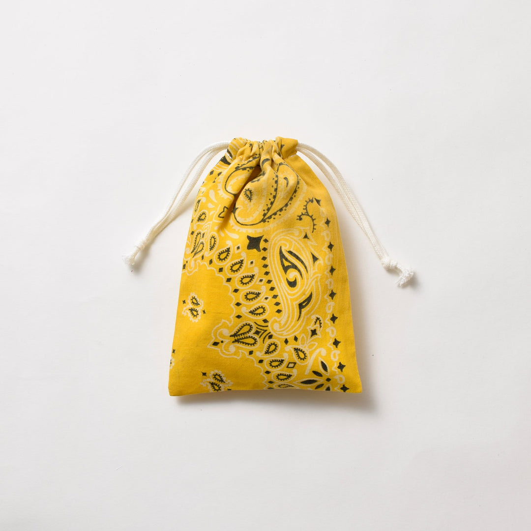 ヴィンテージバンダナ 巾着ポーチ Sサイズ（黄色） / MINT Upcycled
