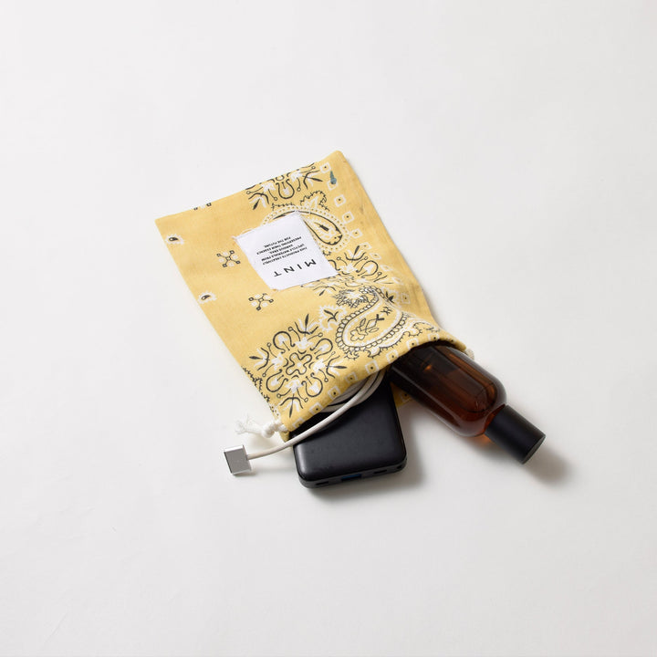 ヴィンテージバンダナ 巾着ポーチ Sサイズ（黄色） / MINT Upcycled