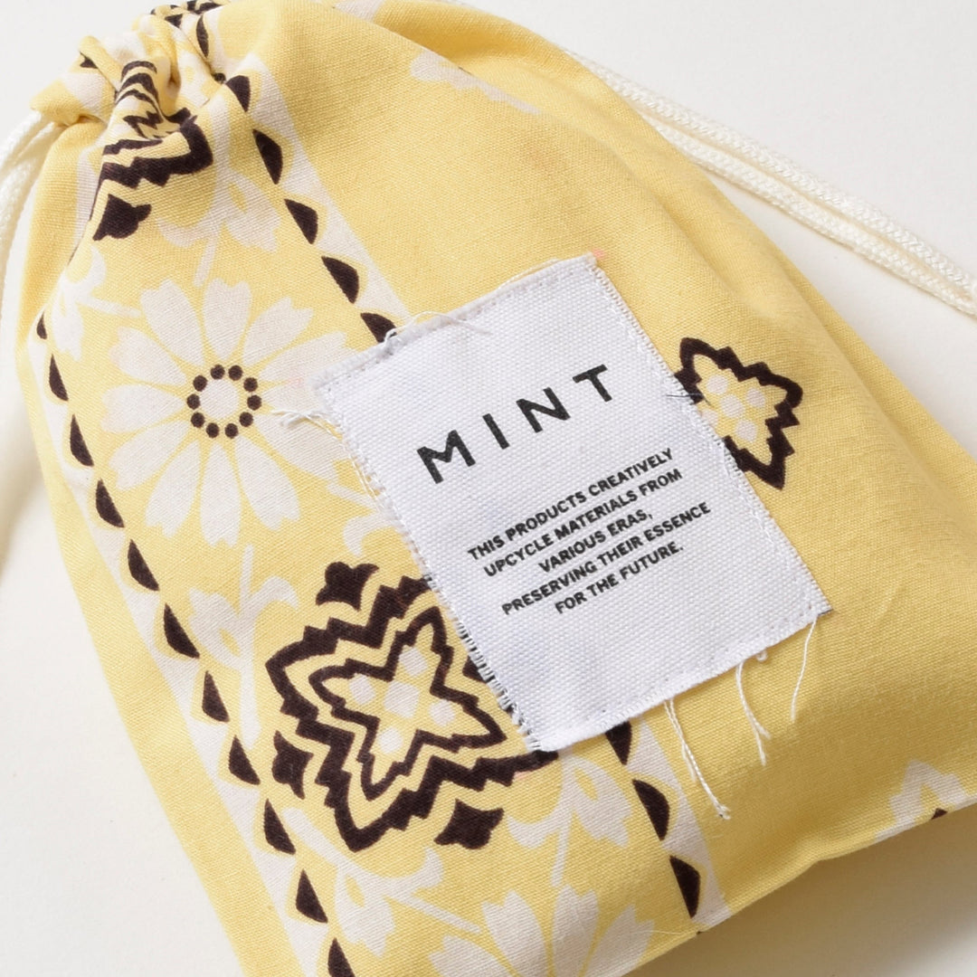 ヴィンテージバンダナ 巾着ポーチ Sサイズ（黄色） / MINT Upcycled