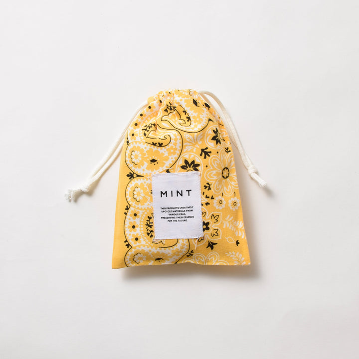 ヴィンテージバンダナ 巾着ポーチ Sサイズ（黄色） / MINT Upcycled
