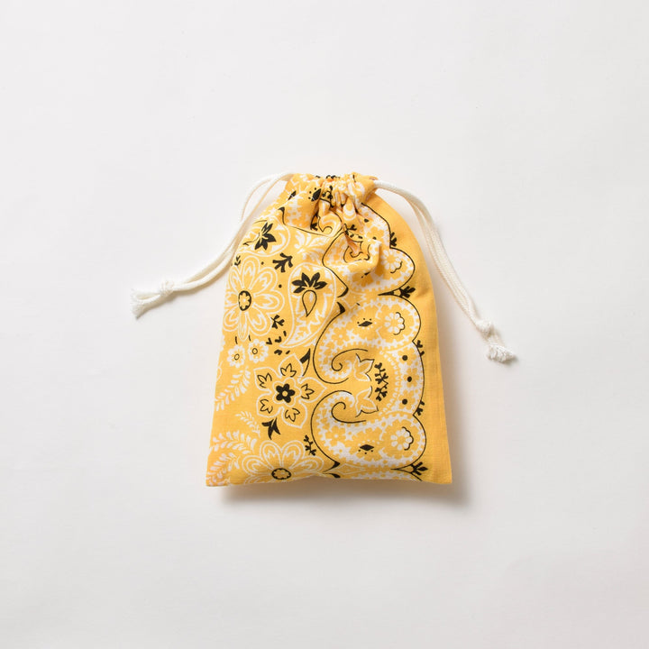 ヴィンテージバンダナ 巾着ポーチ Sサイズ（黄色） / MINT Upcycled