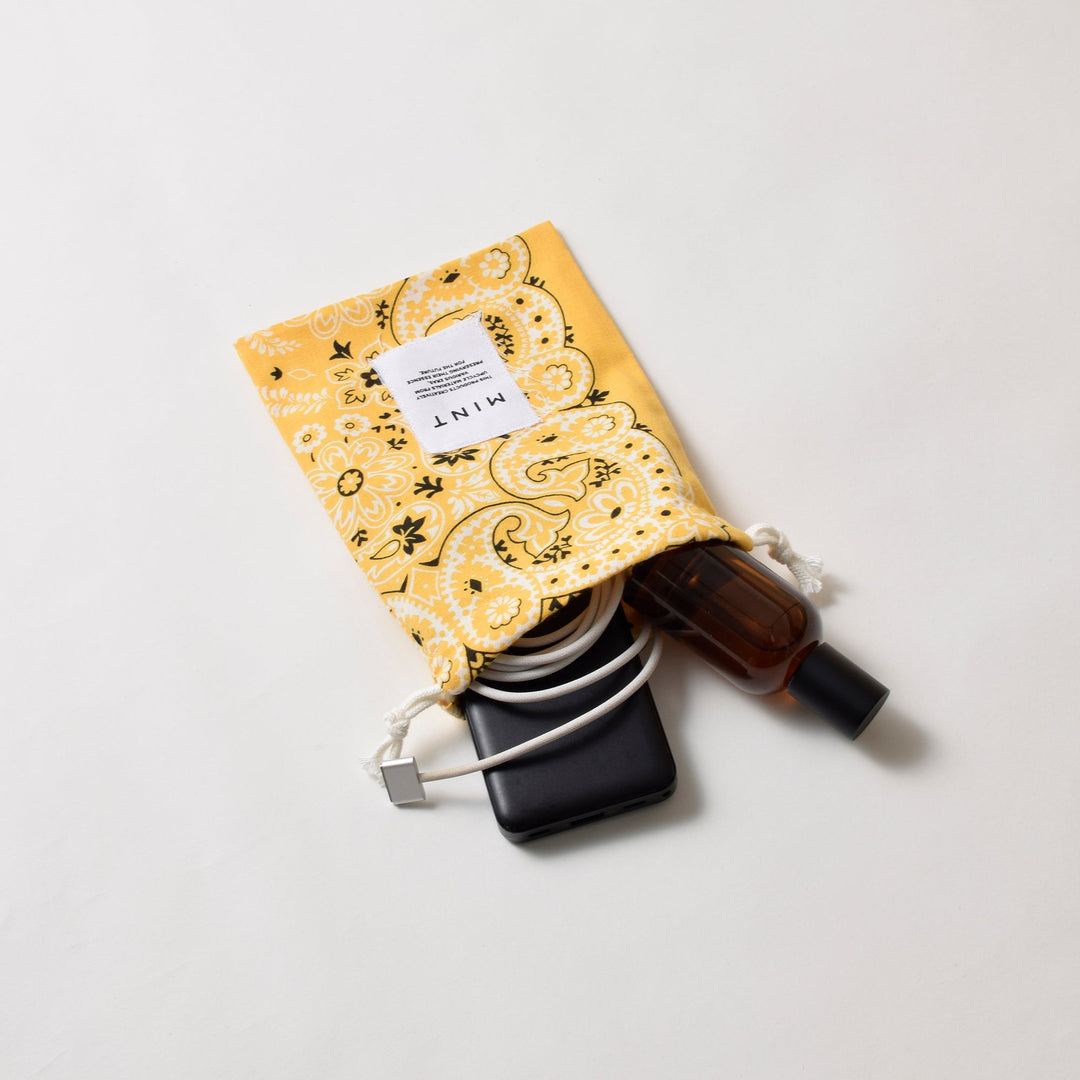 ヴィンテージバンダナ 巾着ポーチ Sサイズ（黄色） / MINT Upcycled